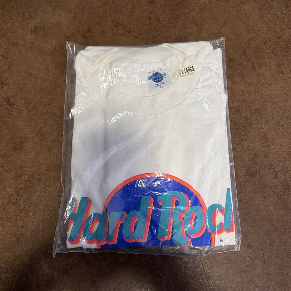 NIB Vintage 90s Hard Rock Cafe Las Vegas Winterland Neon Logo T-Shirt XL